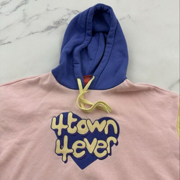 Disney Pixar Turning Red 4 Town Pullover Hoodie Sweatshirt Size XS Pastel 4 Ever - Picture 2 of 6